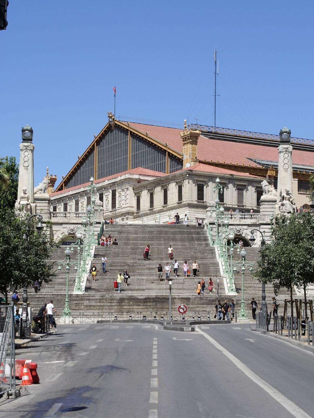 Thubaneau St Charles Canebiere Vieux Port Marseilles Buitenkant foto